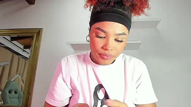 Snapshot of naia_blessed chatting on 02-19-25, 07:16 naia blessed online show from 02-19-25, 07:16