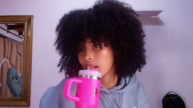 Snapshot of naia_blessed chatting on 09-30-25, 07:19 naia blessed online show from 09-30-25, 07:19