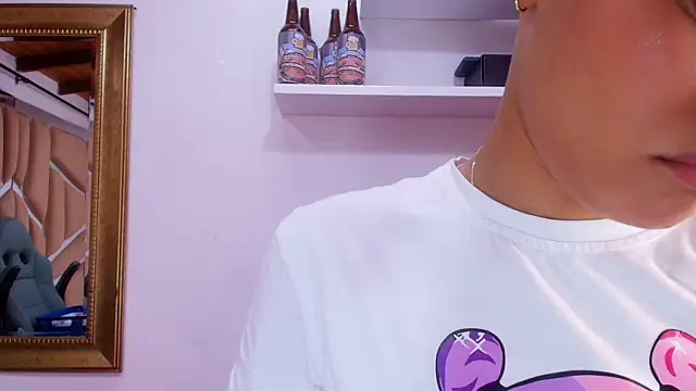 Snapshot of naia_blessed chatting on 10-08-25, 07:33 naia blessed online show from 10-08-25, 07:33