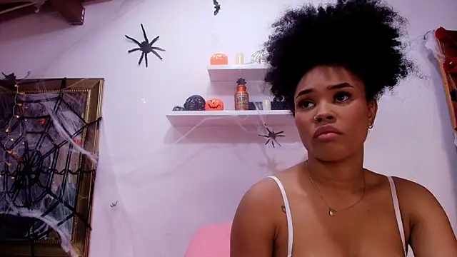 Snapshot of naia_blessed chatting on 10-17-25, 07:16 naia blessed online show from 10-17-25, 07:16