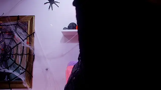 Snapshot of naia_blessed chatting on 10-18-25, 07:14 naia blessed online show from 10-18-25, 07:14