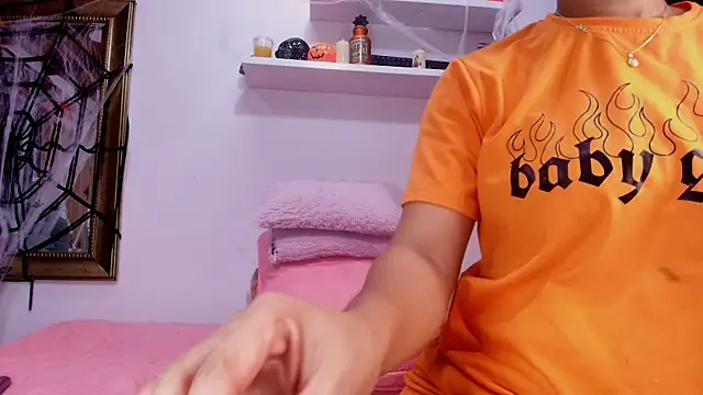 Snapshot of naia_blessed chatting on 10-28-25, 07:16 naia blessed online show from 10-28-25, 07:16