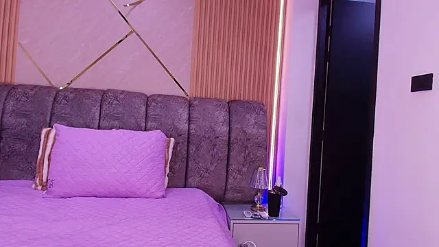 naia blessed online show from 04-27-26, 07:12