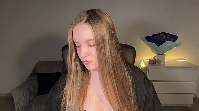 EvaMaddison online show from 04-26-26, 07:33