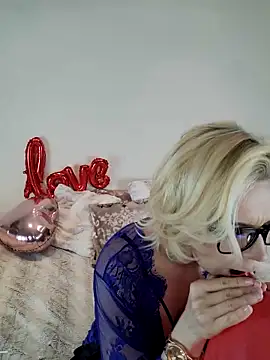 Snapshot of AureliaDoux chatting on 02-11-25, 07:27 AureliaDoux online show from 02-11-25, 07:27