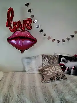 Snapshot of AureliaDoux chatting on 02-13-25, 02:42 AureliaDoux online show from 02-13-25, 02:42