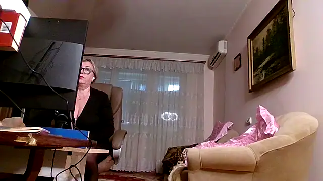 Kallliina online show from 10-13-25, 06:02