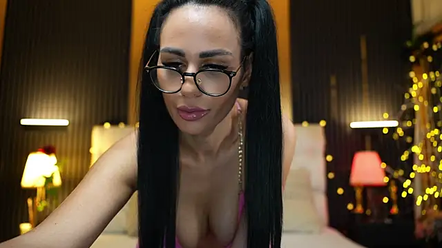 Snapshot of Lorettelorena chatting on 06-21-26, 04:37 Lorettelorena online show from 06-21-26, 04:37