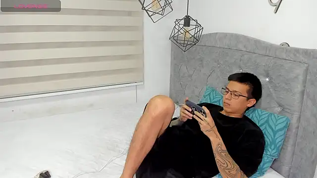 SIXXTOLOVE18 online show from 02-15-26, 04:53