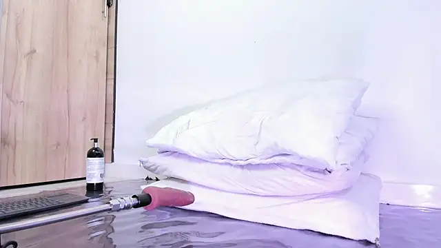 angel mouna online show from 01-25-25, 09:25