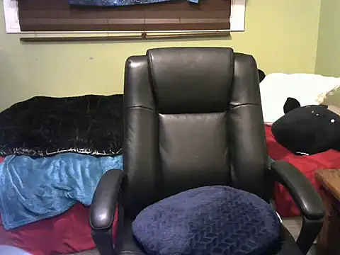 Snapshot of Mistimoon chatting on 09-15-25, 04:23 Mistimoon online show from 09-15-25, 04:23