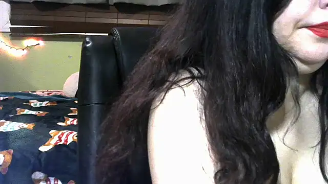 Snapshot of Mistimoon chatting on 12-21-25, 08:10 Mistimoon online show from 12-21-25, 08:10