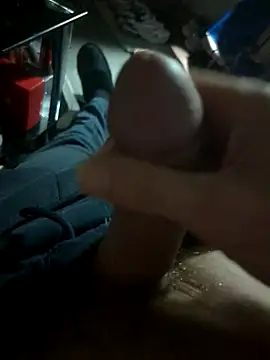 Dani el82xh online show from 04-15-26, 12:28