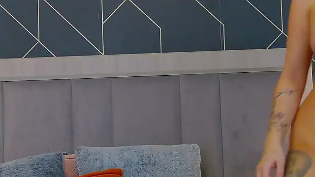 EmyLaveau online show from 02-09-26, 06:39