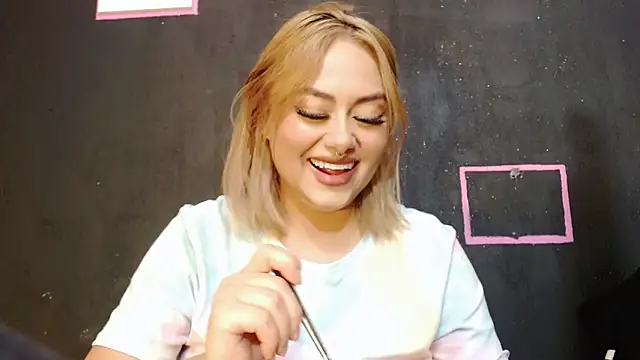 Snapshot of valery_mew chatting on 02-02-25, 09:13 valery mew online show from 02-02-25, 09:13