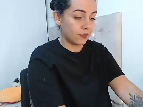 Snapshot of camii_7 chatting on 02-13-26, 03:13 camii 7 online show from 02-13-26, 03:13