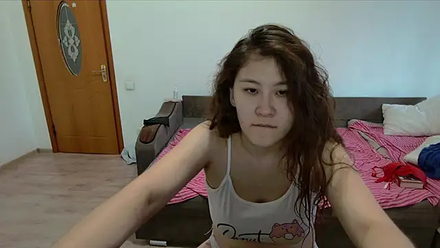 Riz girl online show from 10-26-25, 10:54