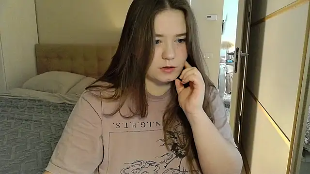 Snapshot of remirann_ chatting on 03-08-25, 05:59 remirann online show from 03-08-25, 05:59