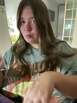 Snapshot of remirann_ chatting on 09-10-25, 06:19 remirann online show from 09-10-25, 06:19