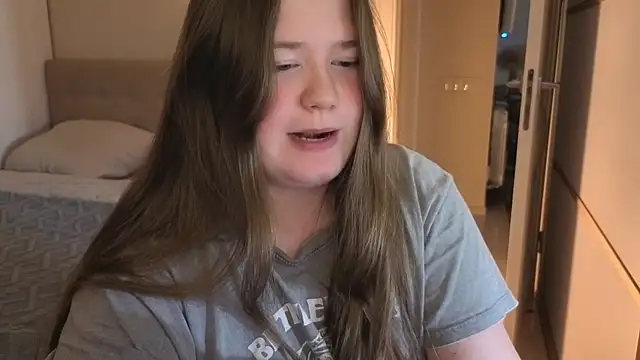 Snapshot of remirann_ chatting on 10-20-25, 03:01 remirann online show from 10-20-25, 03:01