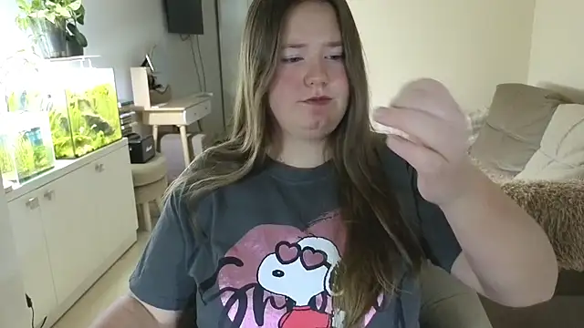 Snapshot of remirann_ chatting on 11-18-25, 05:23 remirann online show from 11-18-25, 05:23