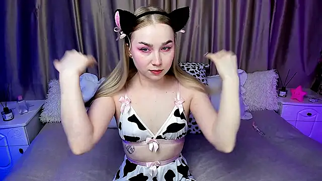 LilyStarlight online show from 11-14-25, 05:17