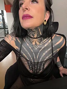 Snapshot of InkedBiitch chatting on 02-05-26, 07:24 InkedBiitch online show from 02-05-26, 07:24