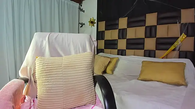 Snapshot of BarbieKano chatting on 11-02-25, 12:02 BarbieKano online show from 11-02-25, 12:02