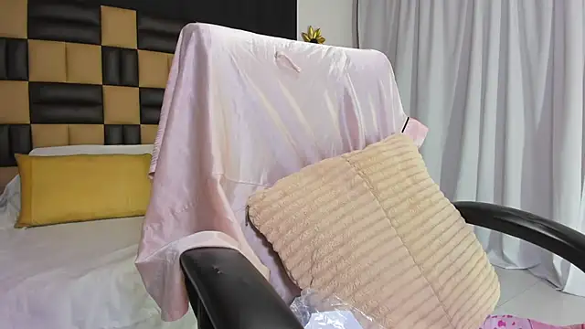 Snapshot of BarbieKano chatting on 11-30-25, 11:09 BarbieKano online show from 11-30-25, 11:09