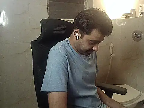 Snapshot of king_kong_india1 chatting on 10-01-25, 05:30 king kong india1 online show from 10-01-25, 05:30