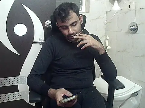 Snapshot of king_kong_india1 chatting on 01-14-26, 02:01 king kong india1 online show from 01-14-26, 02:01