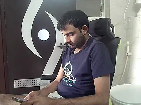 Snapshot of king_kong_india1 chatting on 01-18-26, 05:33 king kong india1 online show from 01-18-26, 05:33