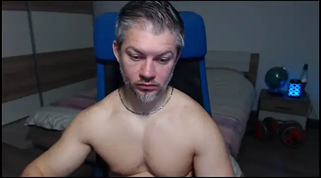 RobbyShawz online show from 12-23-24, 05:28