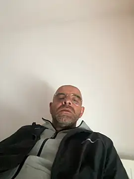 slim1976006 online show from 05-08-26, 04:01