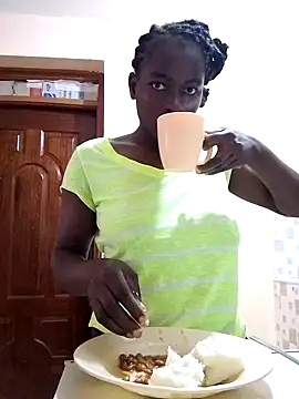 Snapshot of _cutemelania chatting on 01-05-25, 10:43  cutemelania online show from 01-05-25, 10:43