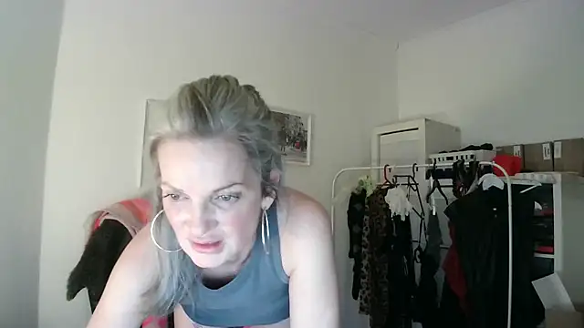 Sabdeluxe online show from 01-18-25, 07:26