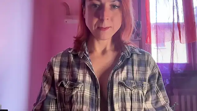 Nikky Divine online show from 10-17-25, 07:55