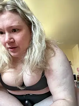 PiggyRose online show from 04-18-26, 03:49