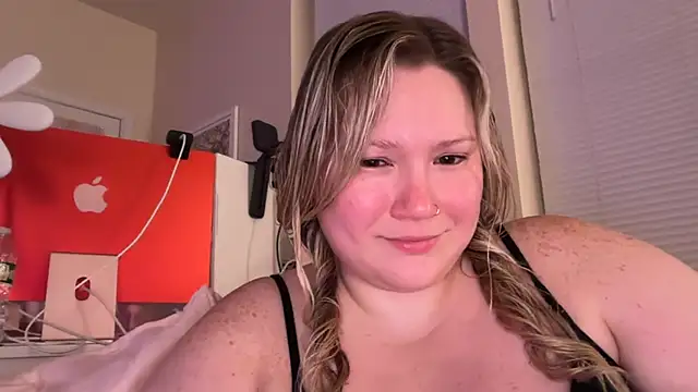 PiggyRose online show from 06-20-26, 01:52
