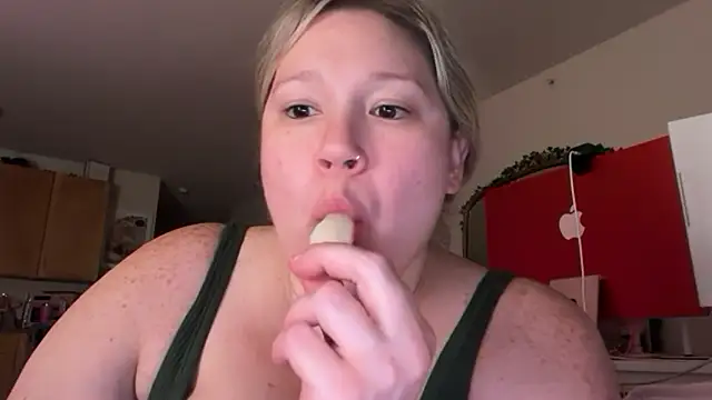 PiggyRose online show from 06-29-26, 02:51