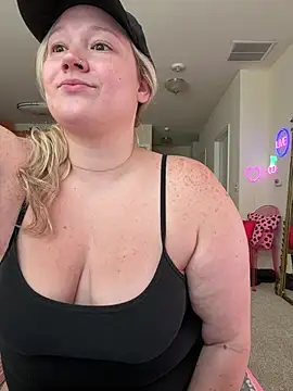PiggyRose online show from 07-10-26, 10:56