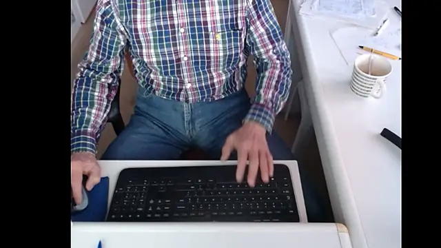 Snapshot of dutchpornking chatting on 01-30-25, 08:01 dutchpornking online show from 01-30-25, 08:01