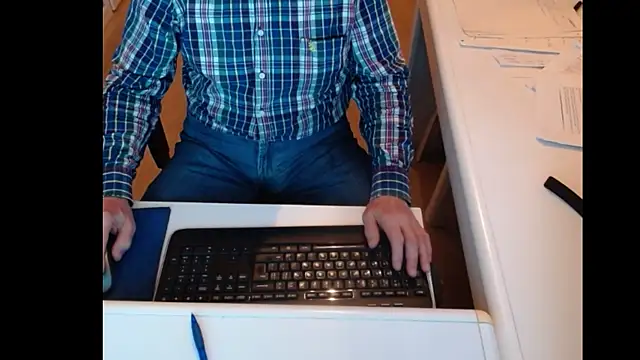 Snapshot of dutchpornking chatting on 01-31-25, 06:57 dutchpornking online show from 01-31-25, 06:57