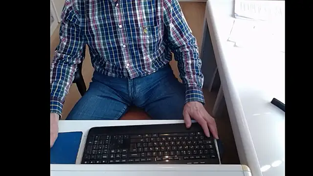 Snapshot of dutchpornking chatting on 02-16-25, 11:59 dutchpornking online show from 02-16-25, 11:59