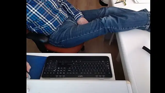 Snapshot of dutchpornking chatting on 02-23-25, 04:24 dutchpornking online show from 02-23-25, 04:24