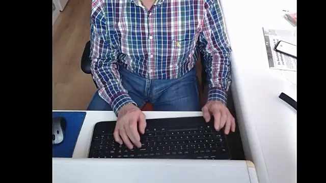 Snapshot of dutchpornking chatting on 02-27-25, 02:21 dutchpornking online show from 02-27-25, 02:21