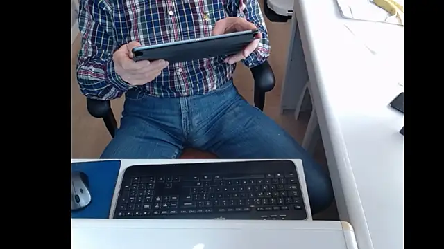 Snapshot of dutchpornking chatting on 03-17-25, 11:21 dutchpornking online show from 03-17-25, 11:21