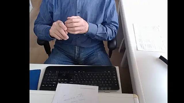 Snapshot of dutchpornking chatting on 03-21-25, 07:55 dutchpornking online show from 03-21-25, 07:55