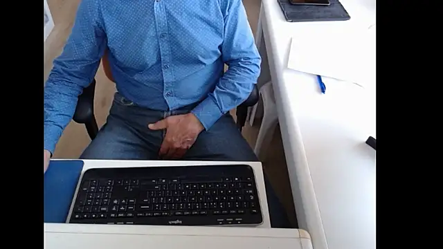 Snapshot of dutchpornking chatting on 09-15-25, 07:41 dutchpornking online show from 09-15-25, 07:41