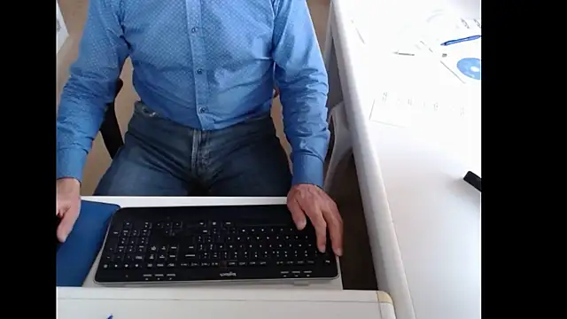 Snapshot of dutchpornking chatting on 09-16-25, 06:25 dutchpornking online show from 09-16-25, 06:25